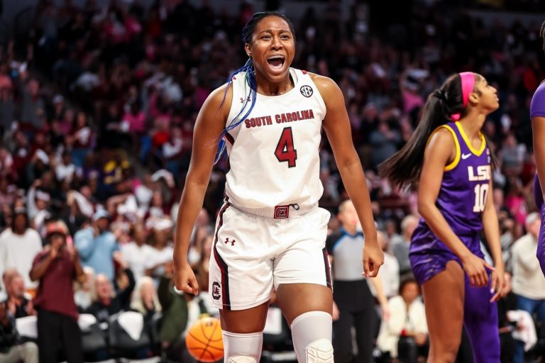 South Carolina women’s basketball No.  1 handed No. 1 LSU its first loss.  3 to remain the only undefeated team